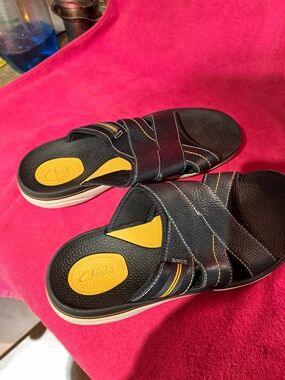 Clarks Men's Black Slide Sandals with Yellow Inlay